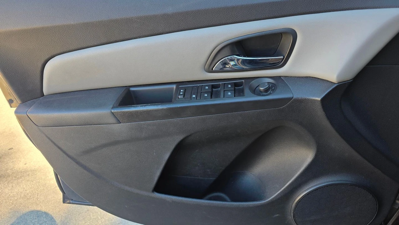 2015 Chevrolet Cruze - Image 21 of 21