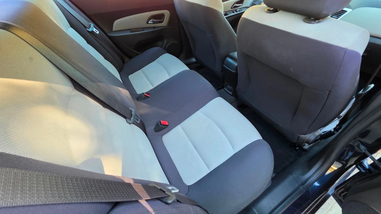 2015 Chevrolet Cruze - Image 17 of 21