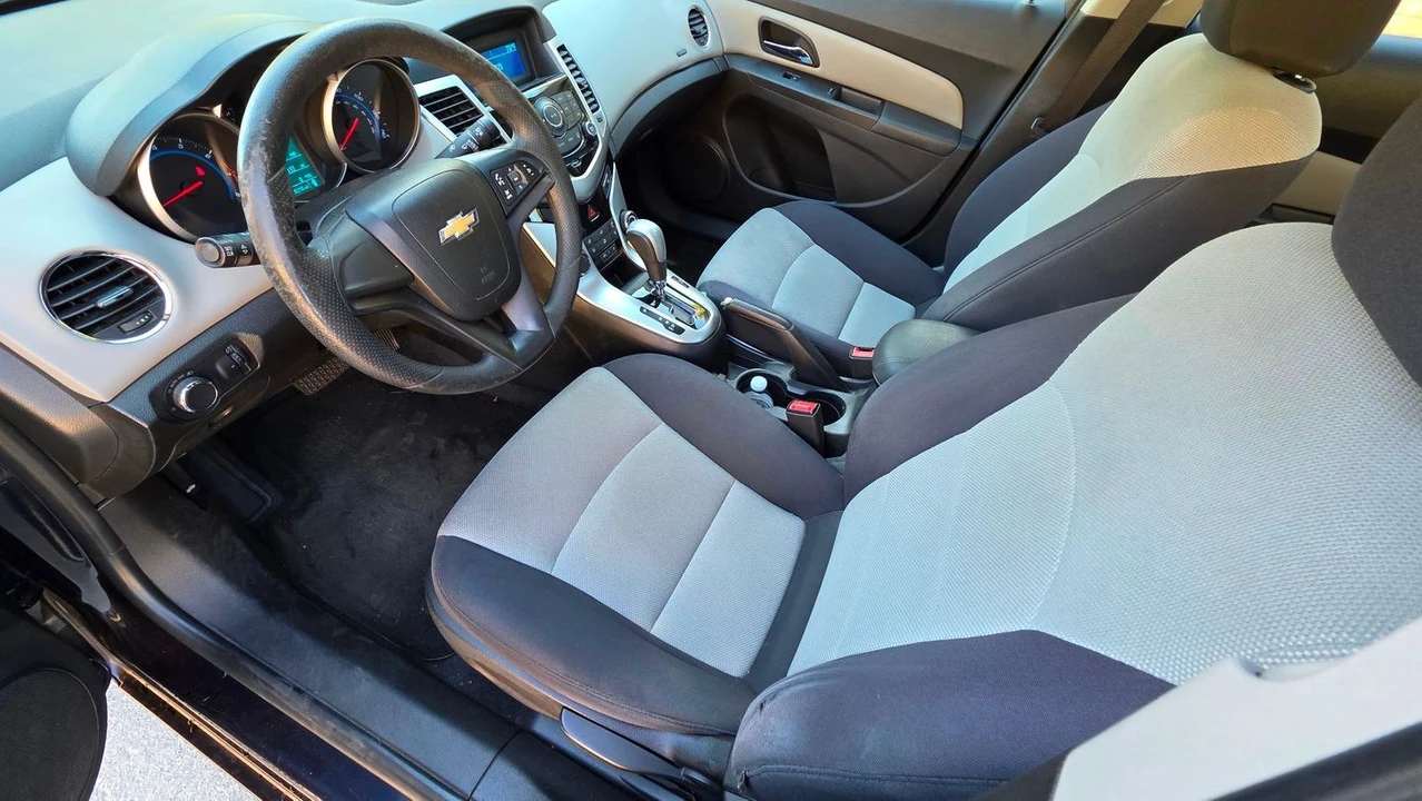 2015 Chevrolet Cruze - Image 9 of 21