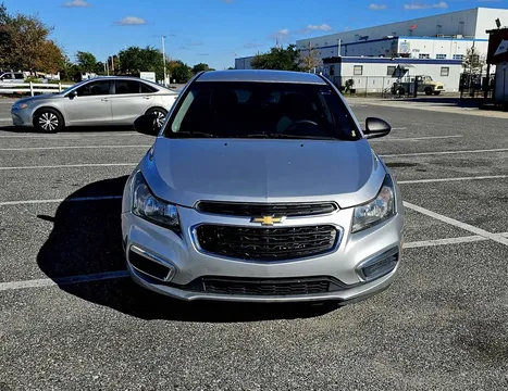 2015 Chevrolet Cruze LS Sedan 4D