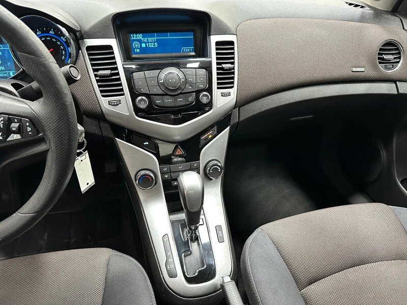 2015 Chevrolet Cruze - Image 9 of 12