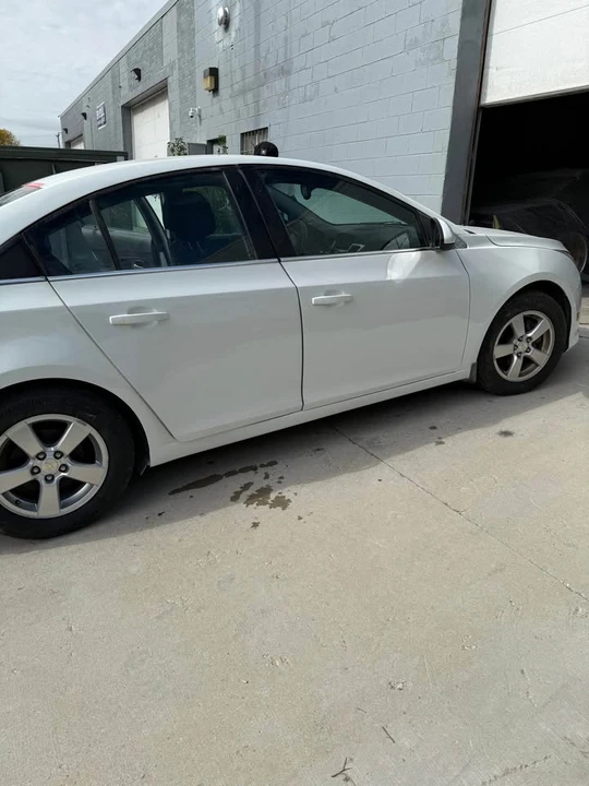 2015 Chevrolet Cruze - Image 2 of 4