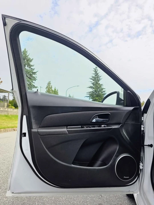 2015 Chevrolet Cruze - Image 13 of 17