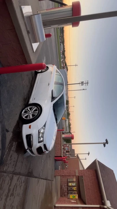 2015 Chevrolet Cruze - Image 2 of 4