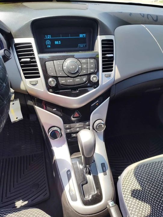 2015 Chevrolet Cruze - Image 11 of 15