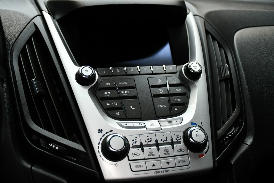 2015 Chevrolet Equinox - Image 19 of 21