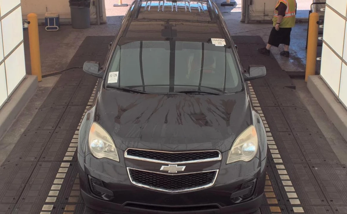2015 Chevrolet Equinox - Image 2 of 17