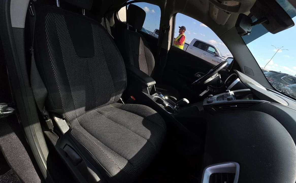 2015 Chevrolet Equinox - Image 10 of 17