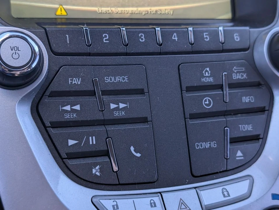2015 Chevrolet Equinox - Image 18 of 21
