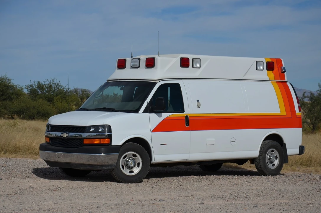 2015 Chevrolet Express - Image 4 of 21