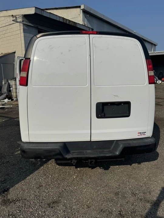 2015 Chevrolet Express - Image 9 of 14