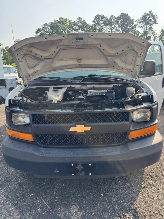 2015 Chevrolet Express - Image 11 of 14