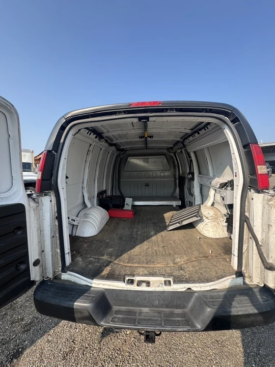 2015 Chevrolet Express - Image 10 of 14