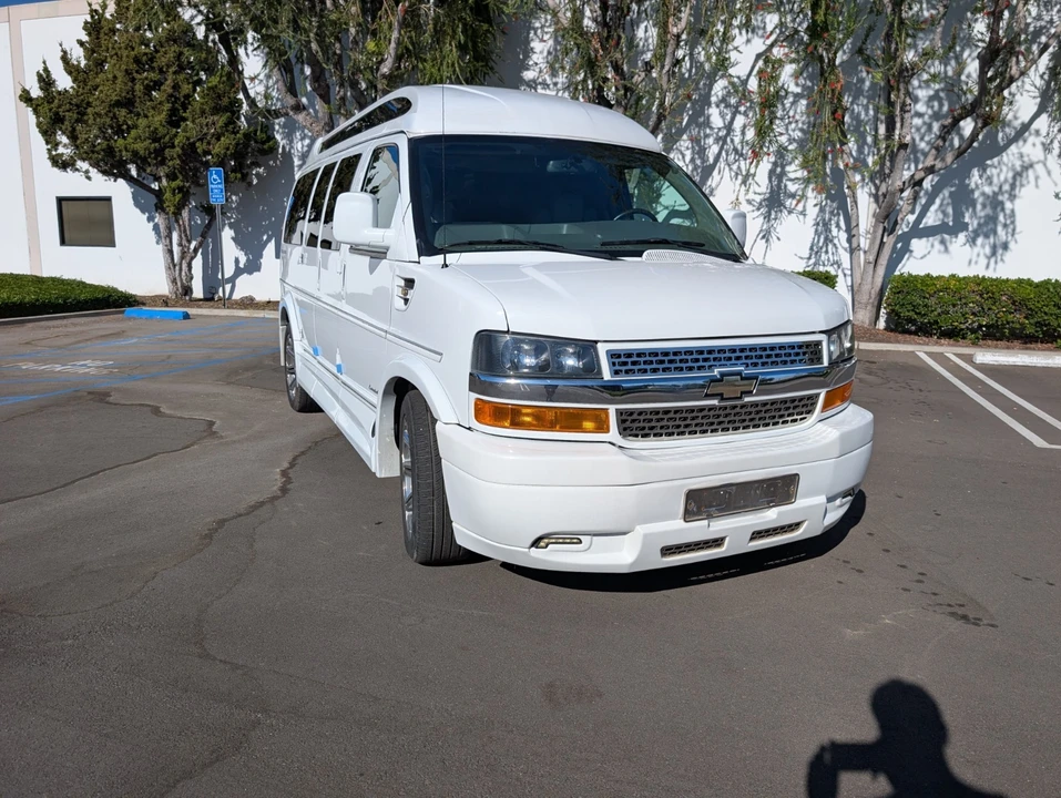 2015 Chevrolet Express - Image 14 of 24