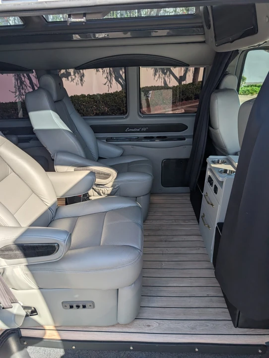 2015 Chevrolet Express - Image 18 of 24