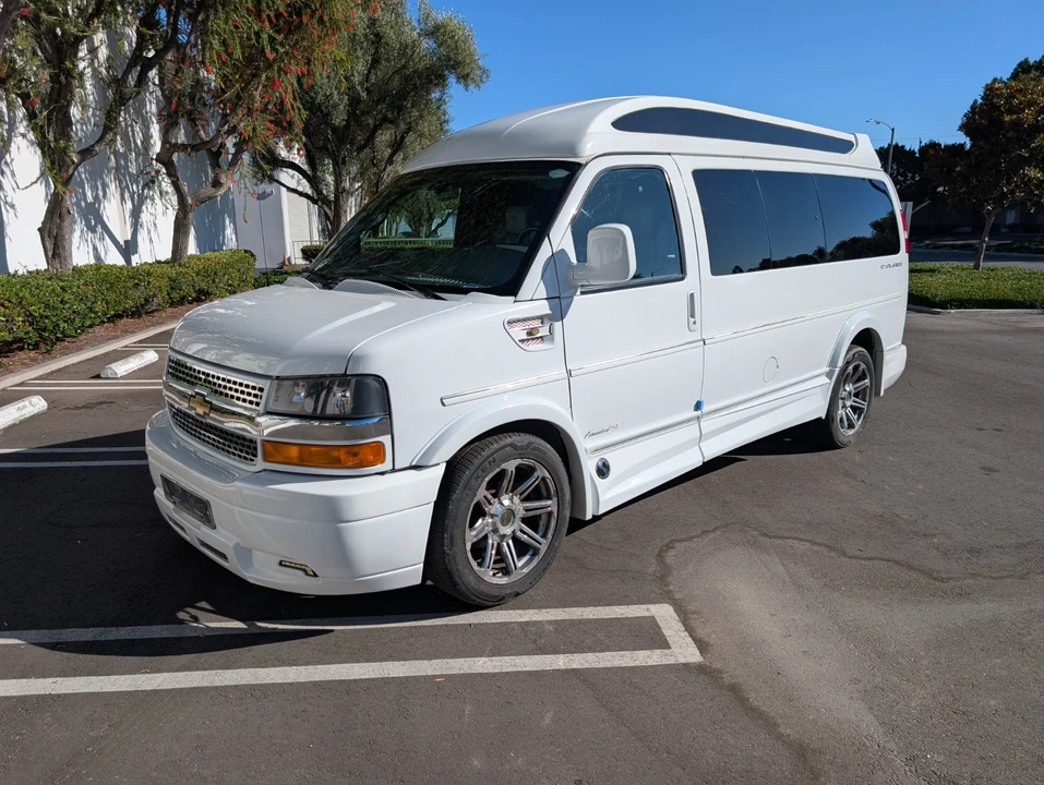 2015 Chevrolet Express - Image 4 of 24