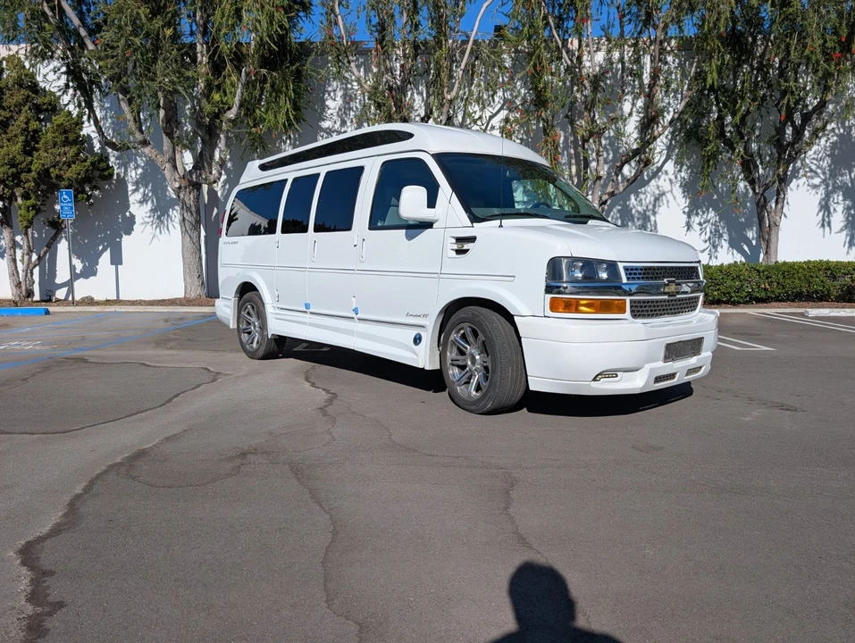 2015 Chevrolet Express - Image 12 of 24