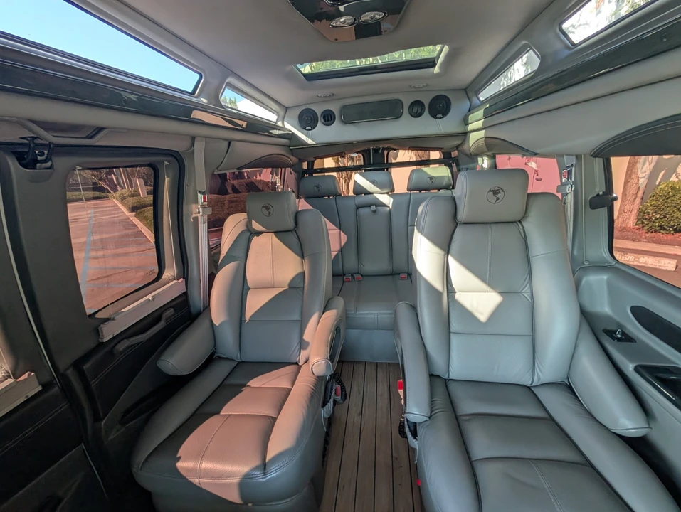 2015 Chevrolet Express - Image 22 of 24