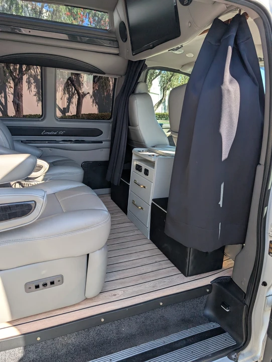 2015 Chevrolet Express - Image 16 of 24