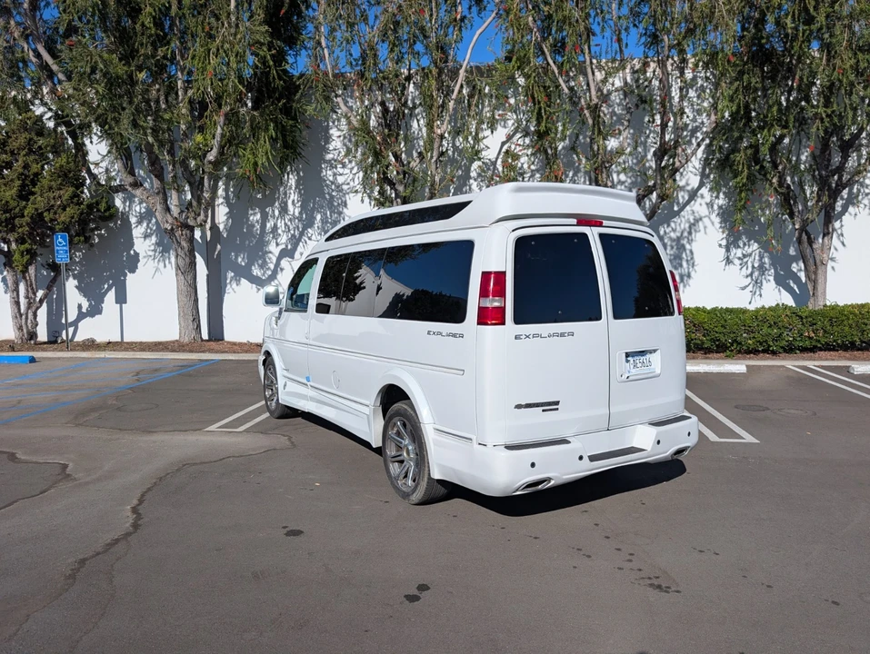 2015 Chevrolet Express - Image 2 of 24