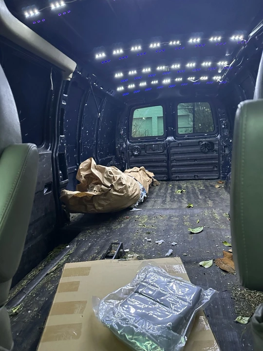 2015 Chevrolet Express - Image 16 of 16
