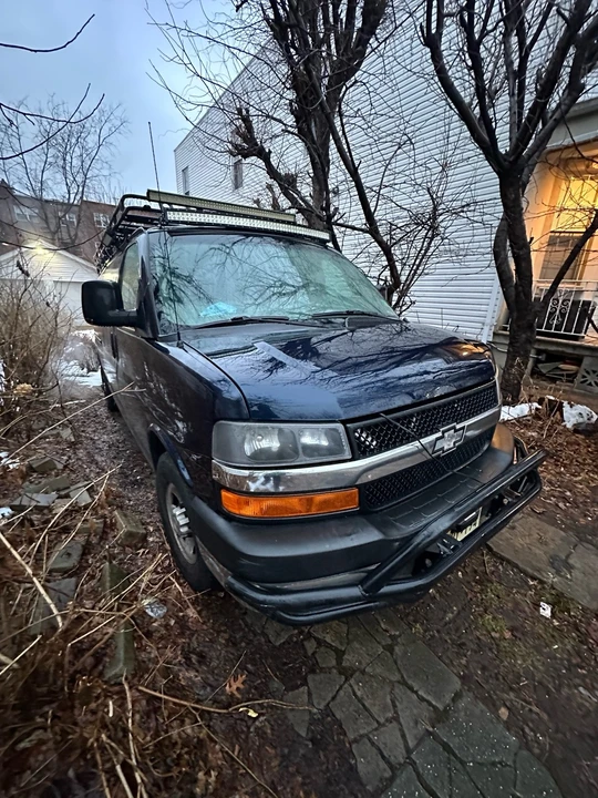 2015 Chevrolet Express - Image 8 of 16