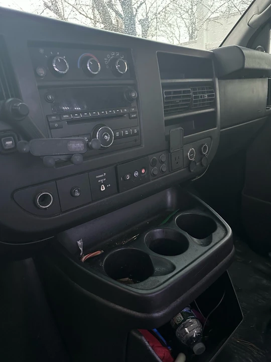 2015 Chevrolet Express - Image 14 of 16