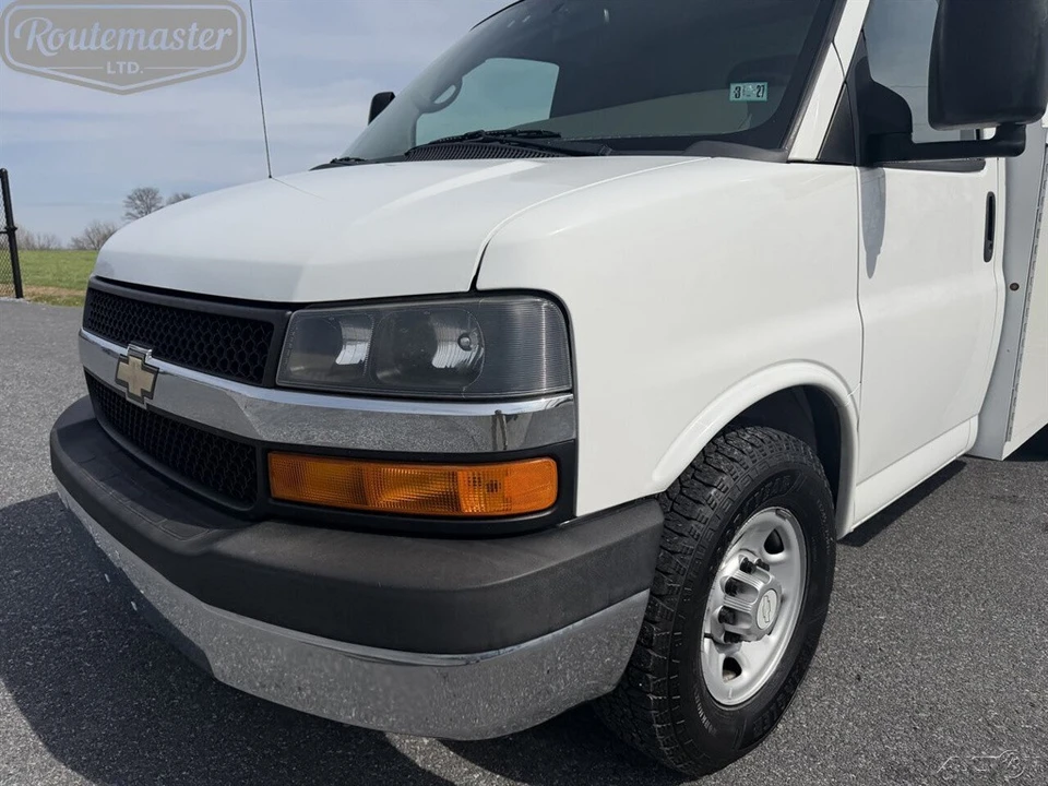 2015 Chevrolet Express - Image 2 of 12