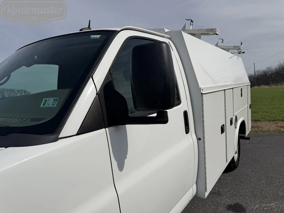 2015 Chevrolet Express - Image 4 of 12