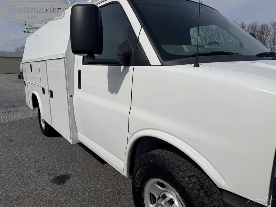 2015 Chevrolet Express - Image 12 of 12