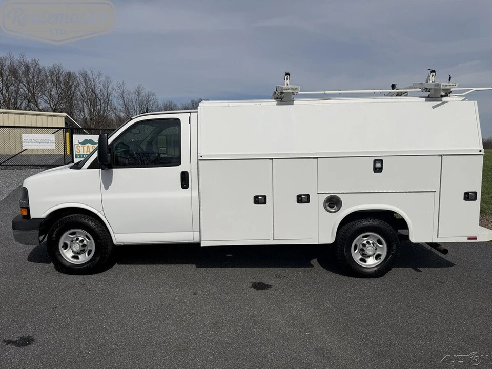 2015 Chevrolet Express - Image 6 of 12