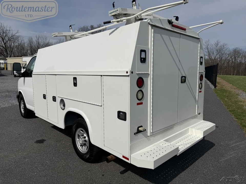 2015 Chevrolet Express - Image 7 of 12