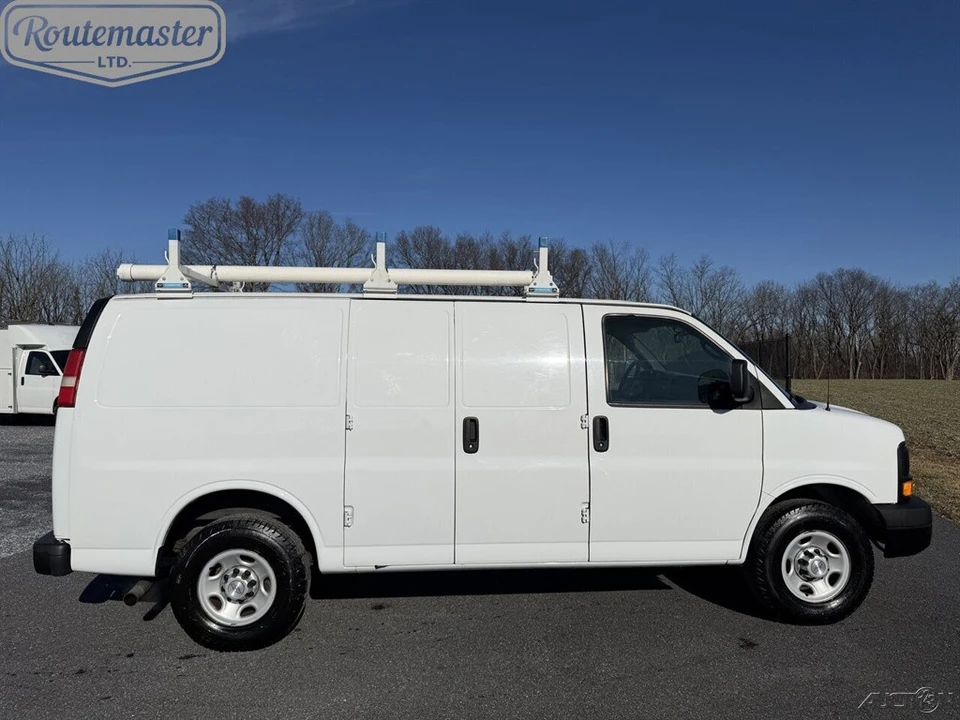 2015 Chevrolet Express - Image 5 of 12