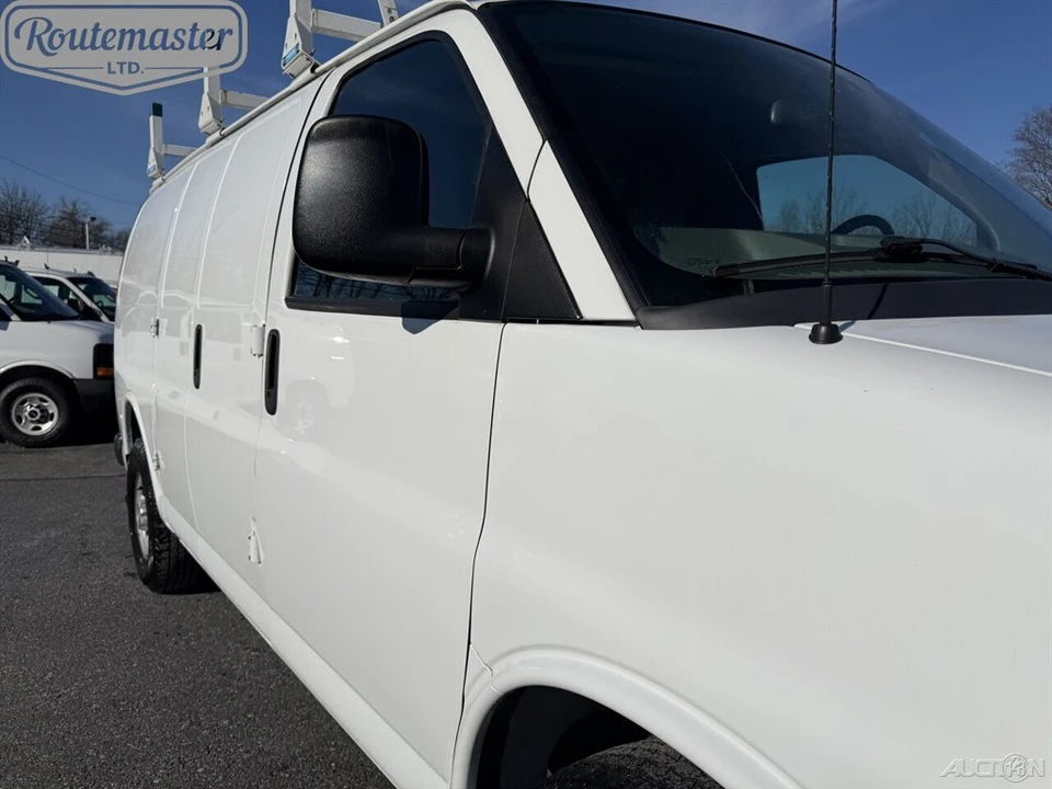 2015 Chevrolet Express - Image 4 of 12