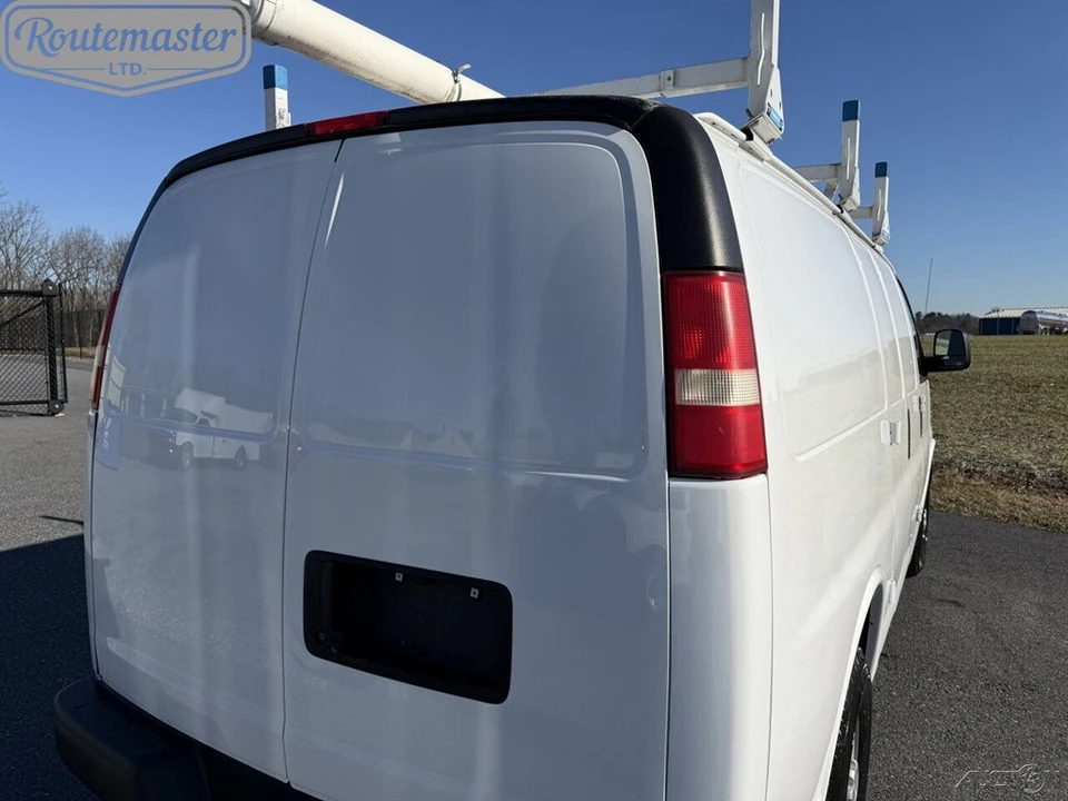 2015 Chevrolet Express - Image 8 of 12