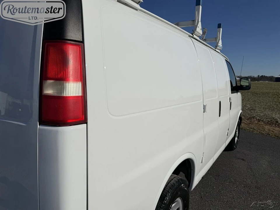 2015 Chevrolet Express - Image 9 of 12