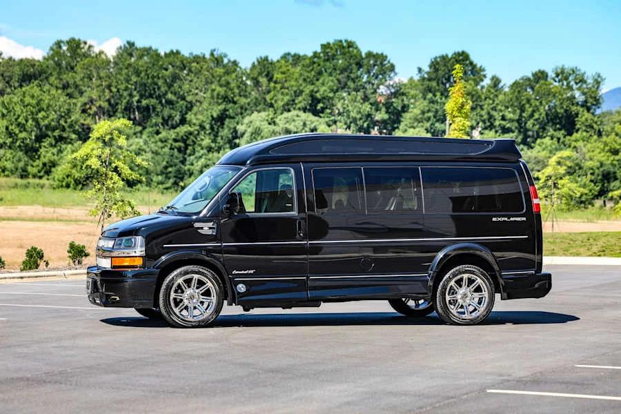 2015 Chevrolet Express - Image 6 of 31