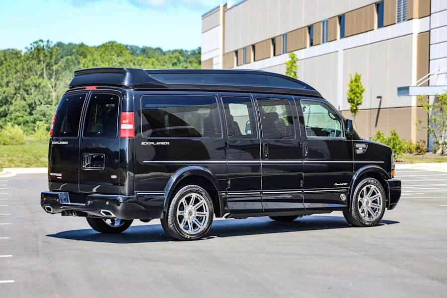 2015 Chevrolet Express - Image 3 of 31