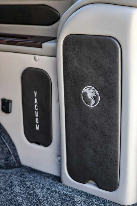 2015 Chevrolet Express - Image 30 of 31
