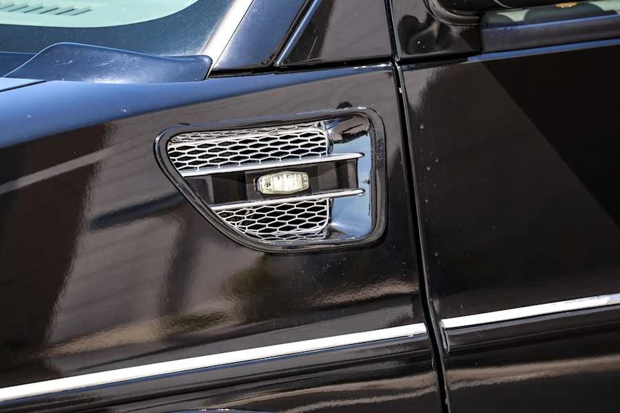 2015 Chevrolet Express - Image 7 of 31