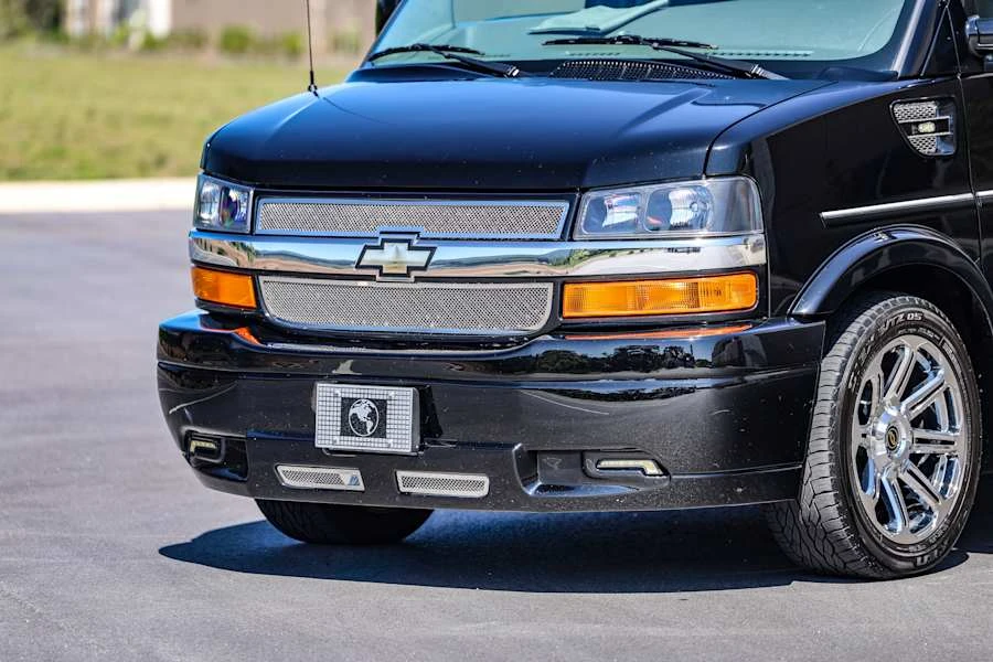 2015 Chevrolet Express - Image 17 of 31