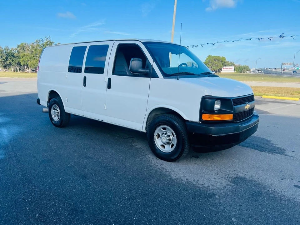 2015 Chevrolet Express - Image 7 of 21
