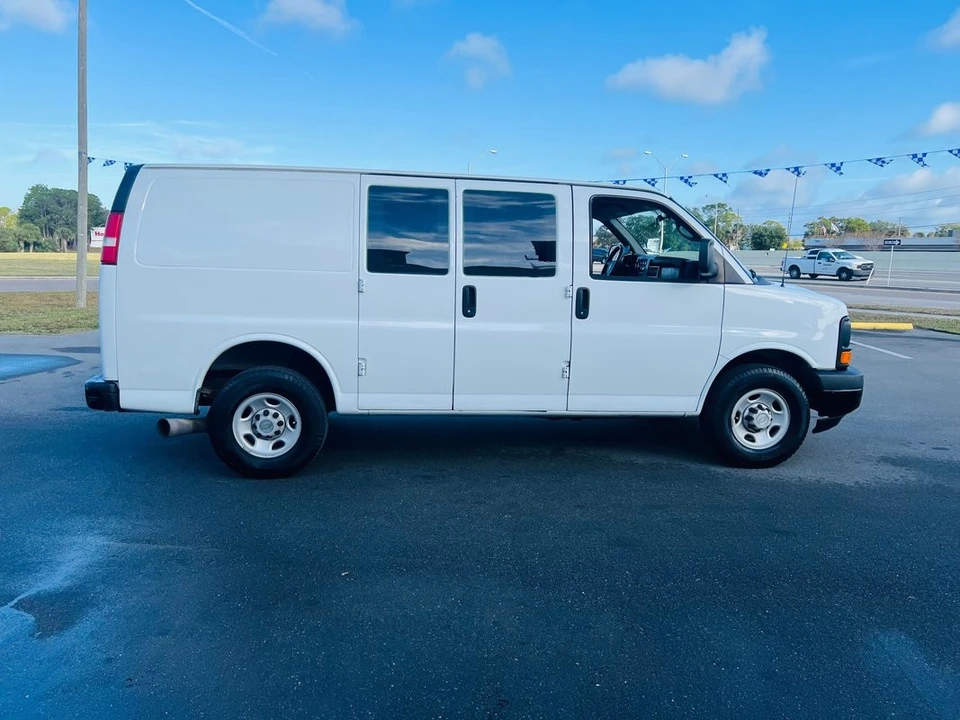 2015 Chevrolet Express - Image 6 of 21