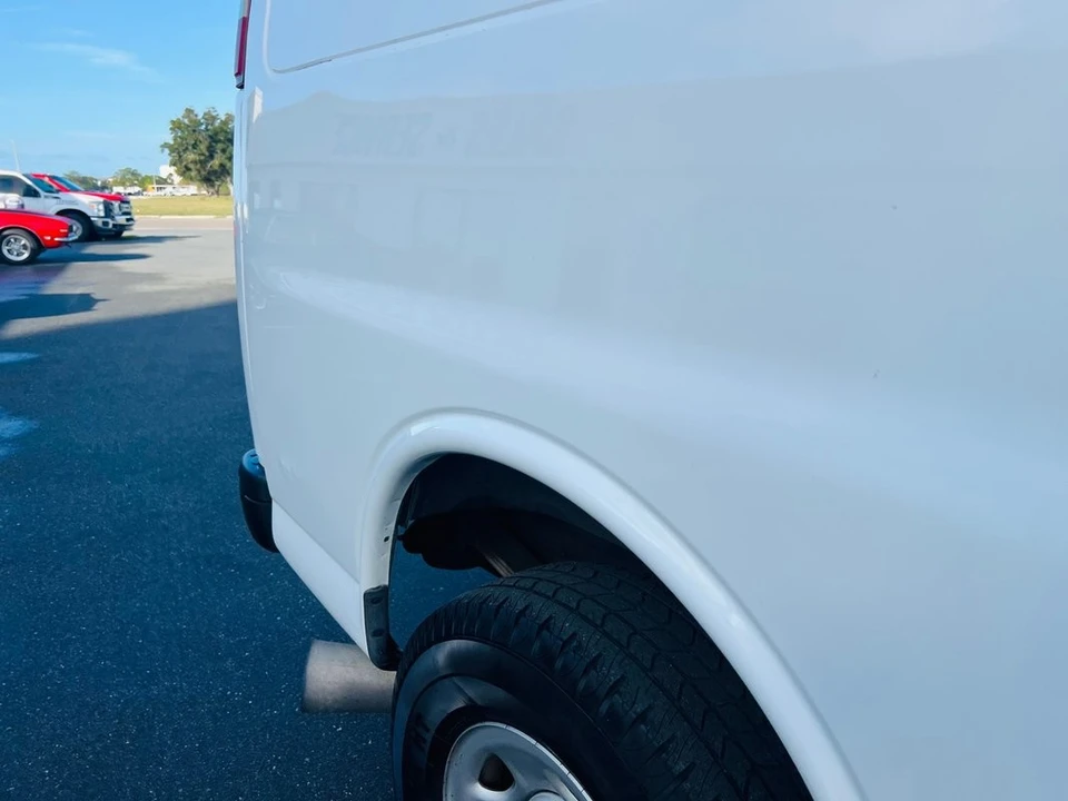 2015 Chevrolet Express - Image 21 of 21