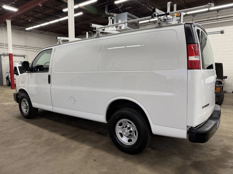2015 Chevrolet Express - Image 4 of 12