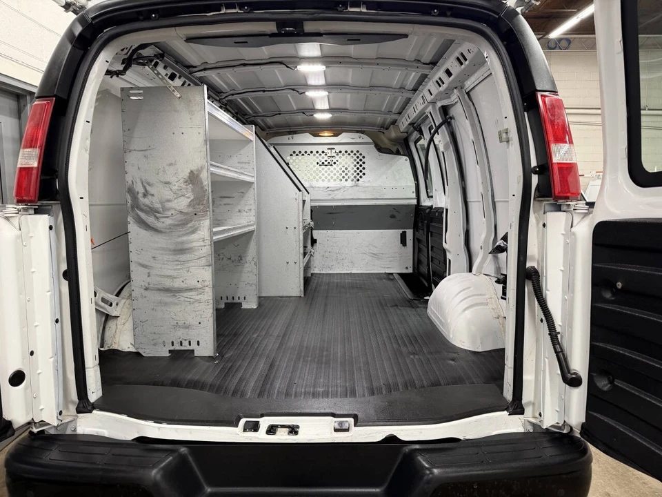2015 Chevrolet Express - Image 7 of 12