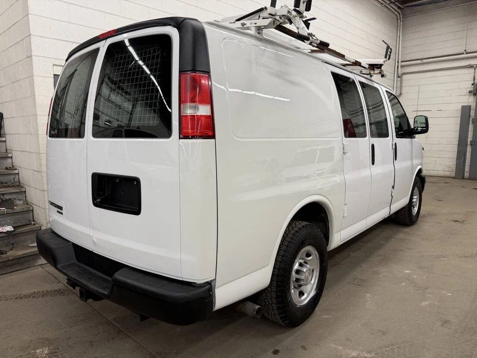 2015 Chevrolet Express - Image 2 of 12