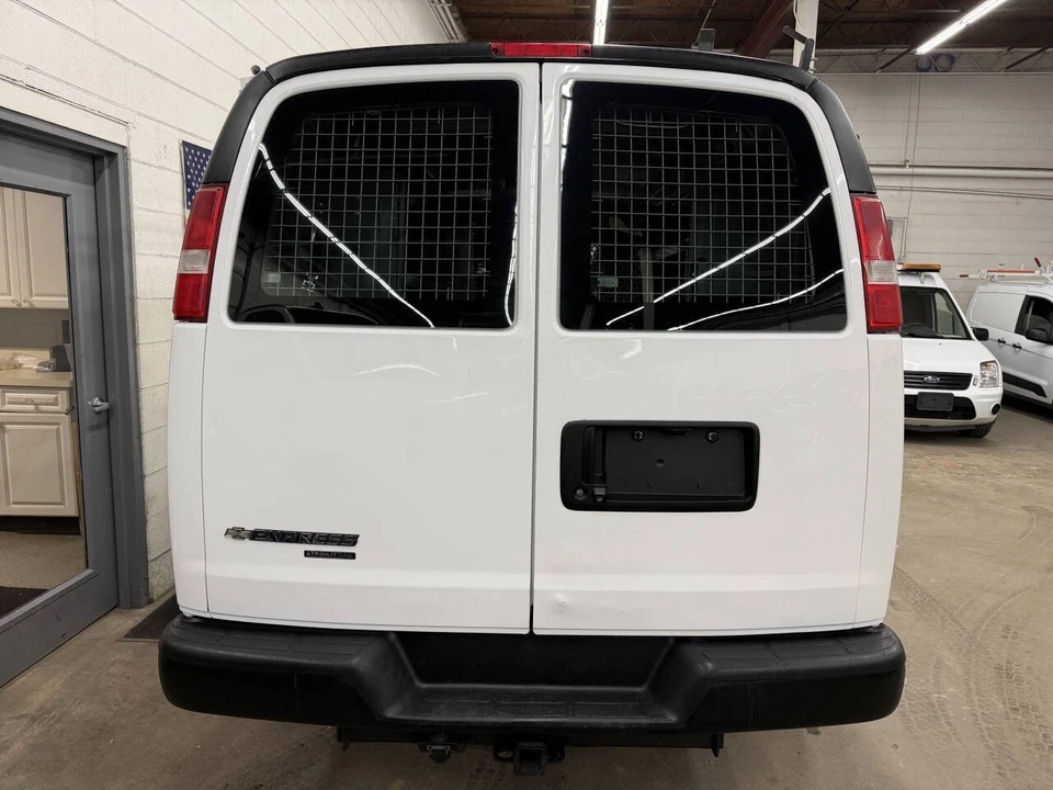 2015 Chevrolet Express - Image 12 of 21