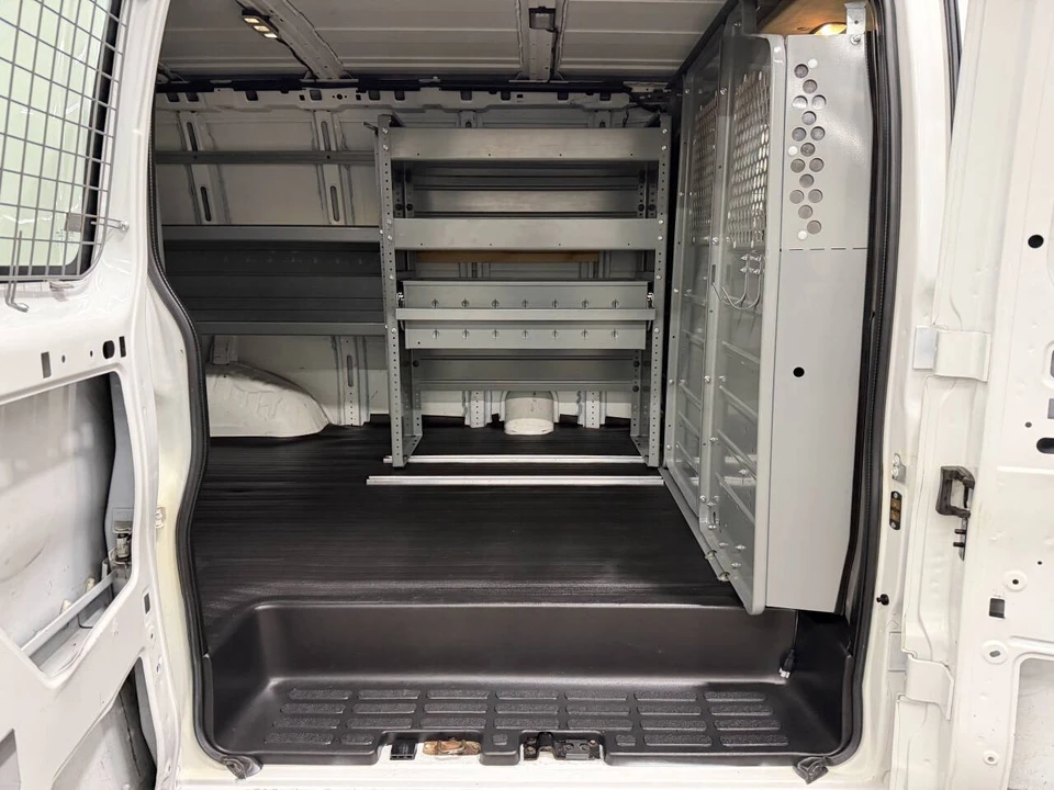 2015 Chevrolet Express - Image 19 of 21