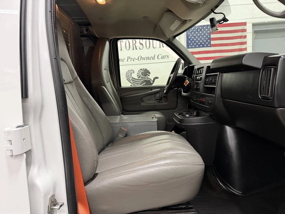2015 Chevrolet Express - Image 6 of 21